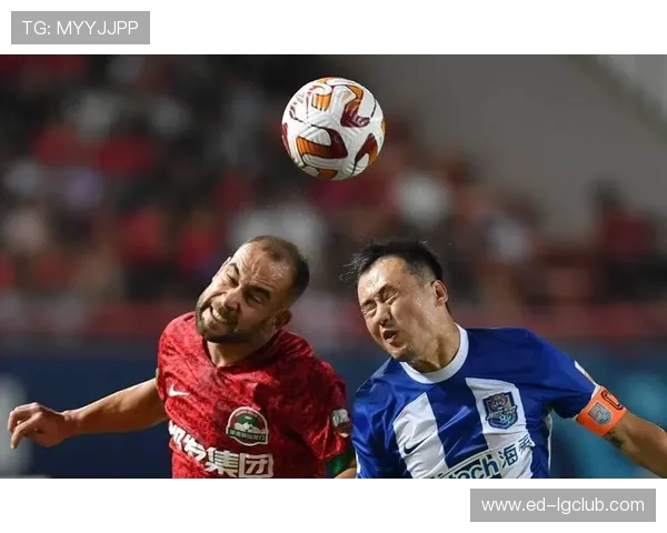 中超赛场爆发激烈群殴多名球员冲突升级裁判与教练紧急介入平息事态