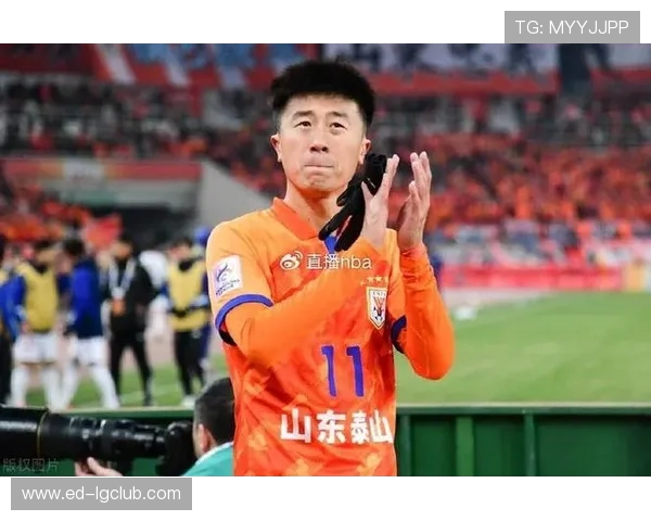 刘洋签名活动引热议 球迷热衷收藏与互动增进球员粉丝关系